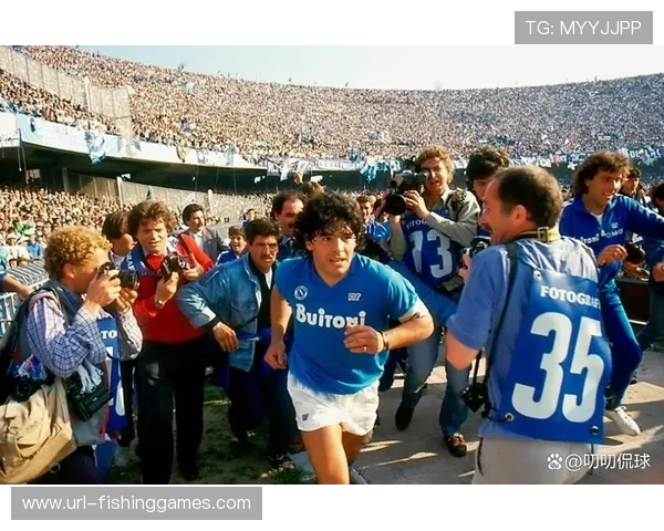 德劳伦蒂斯忆童年，马拉多纳精神永存那不勒斯